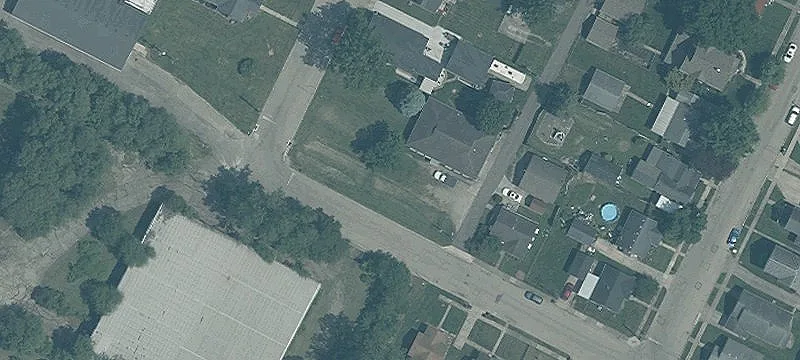 Maple St