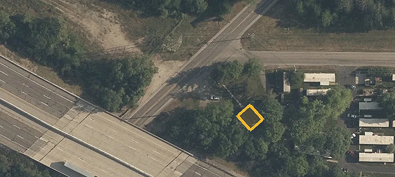 Ee Riv Rd