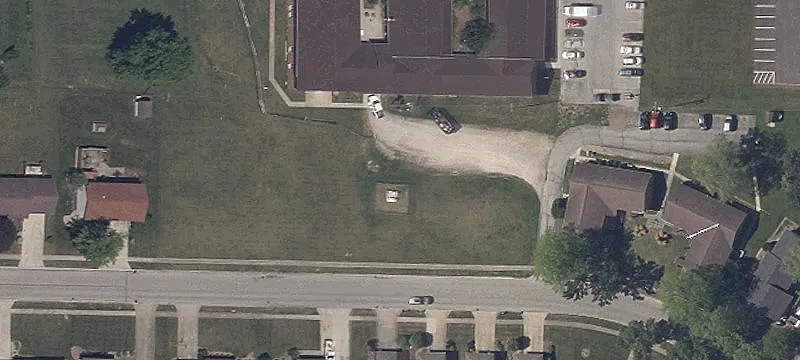 Crestwood Dr