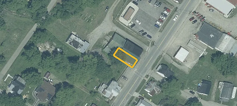 27 Main St