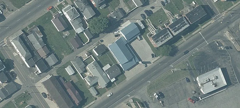 3521 Rhodes Ave
