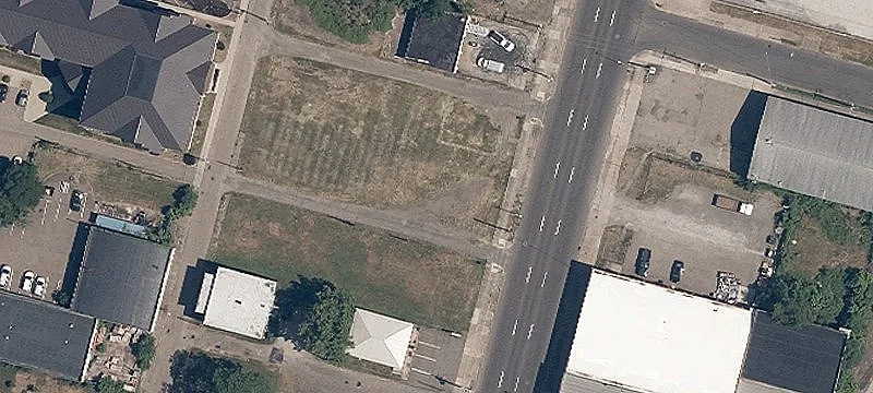 Cherry NE Ave