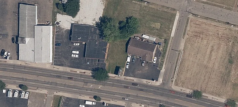 1121 Tuscarawas W St