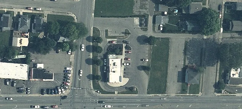 2000 Main St