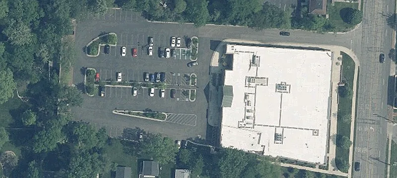 933 High St