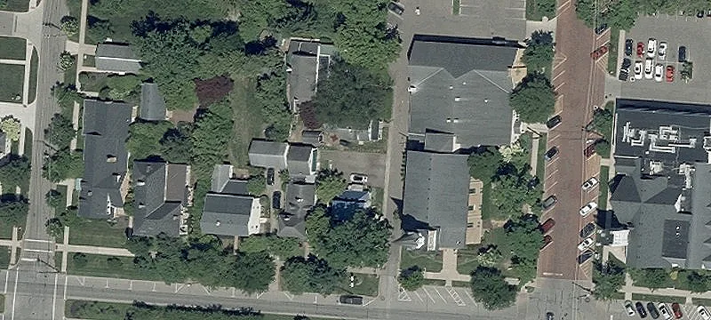 Locust Pl