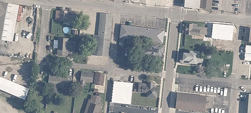 Maple St