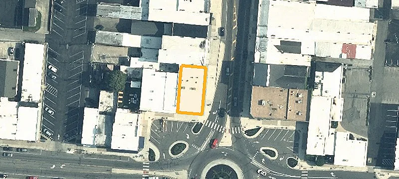 40 Monument Sq