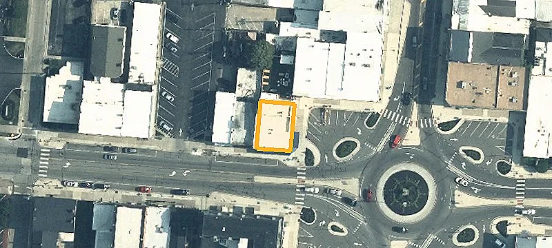 33 Monument Sq