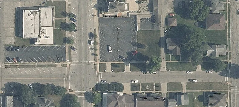 302 Main Ave