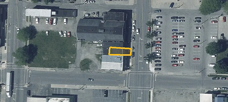 128 Main St