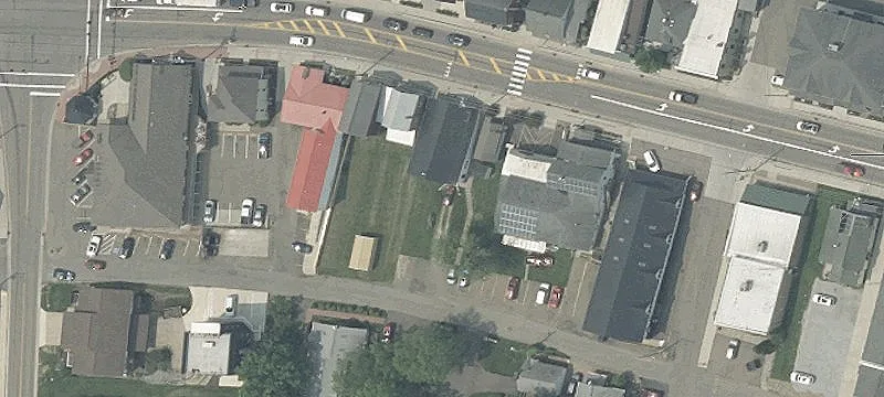 4832 Main St