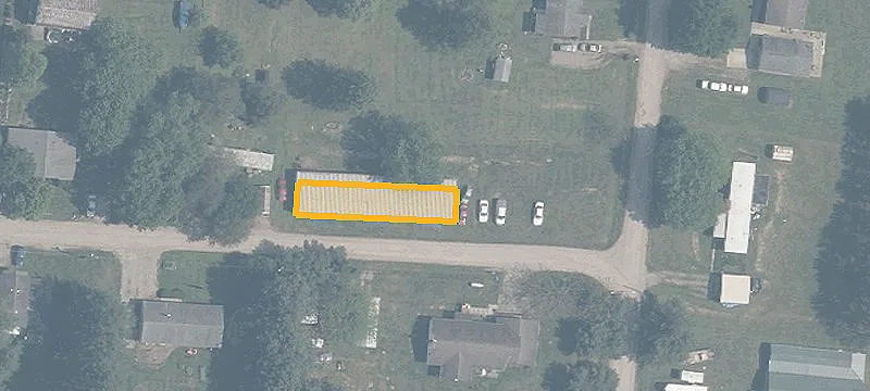 Tr W Side 627th Main St