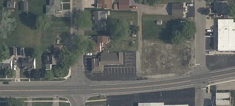 1305 Main St