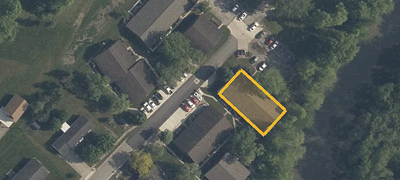 208 Riverview Dr