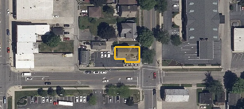 122 Charles 329th S Walnut St