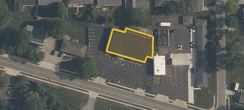 1322 Woodlawn Ave