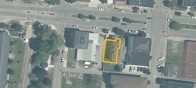 10 Broadway St