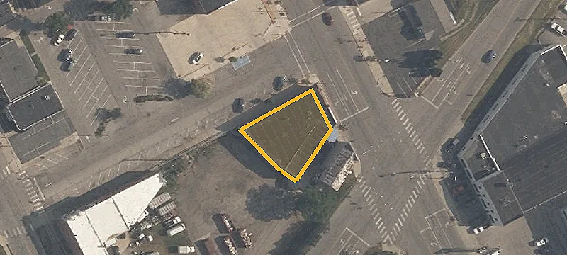 105 Main St