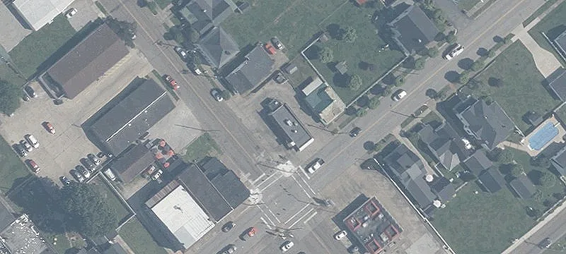 900 2nd Ave
