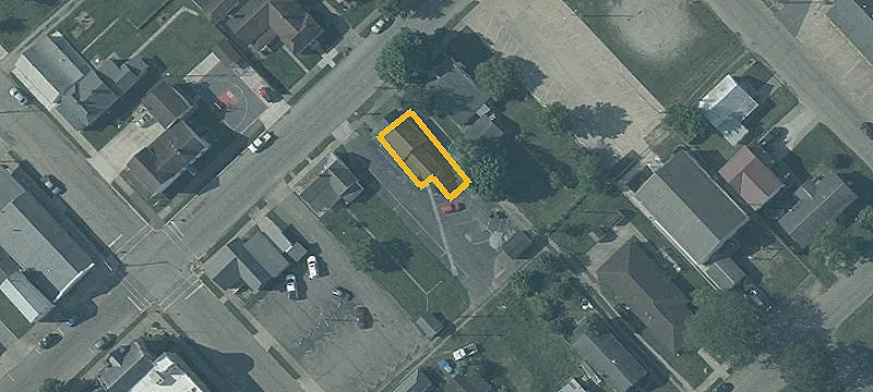 206 2nd St