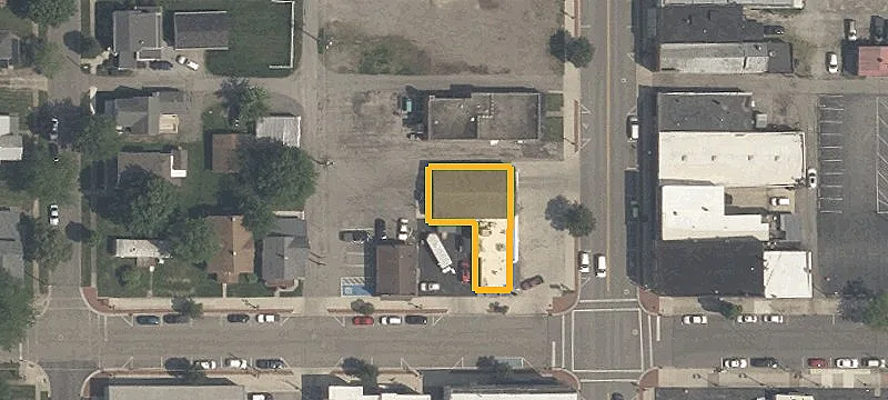 2039 Main St