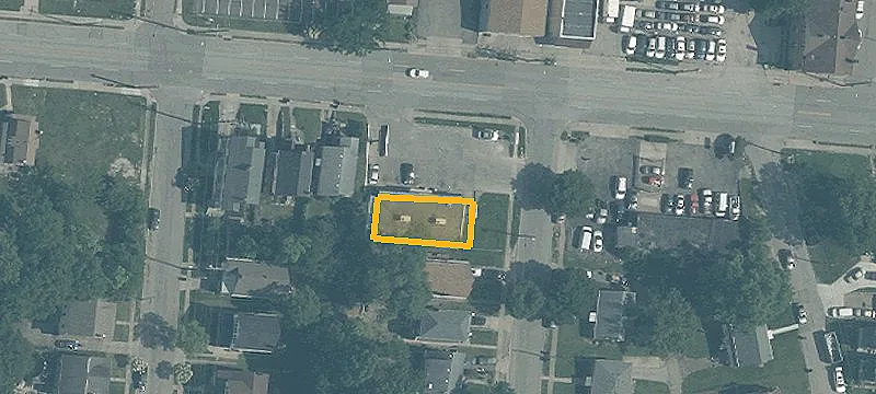 1129 Woodlawn Ave