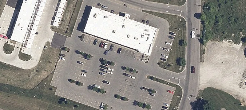 1992 Main St