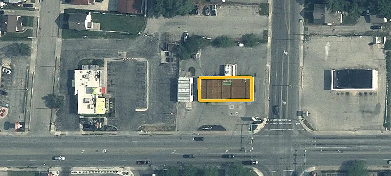 2590 Main St