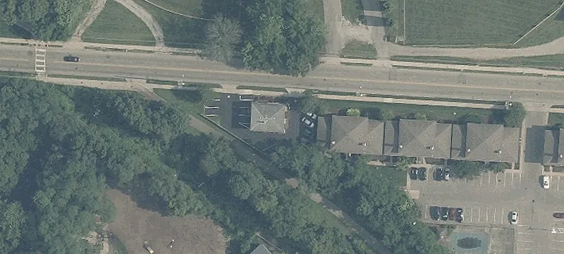 946 Irving Ave, Unit 952