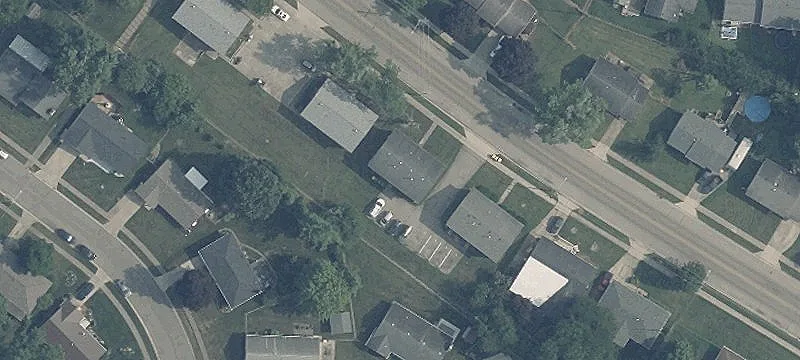 908 Lk Ave