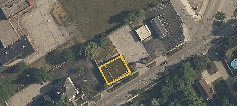 2221 Riv Rd