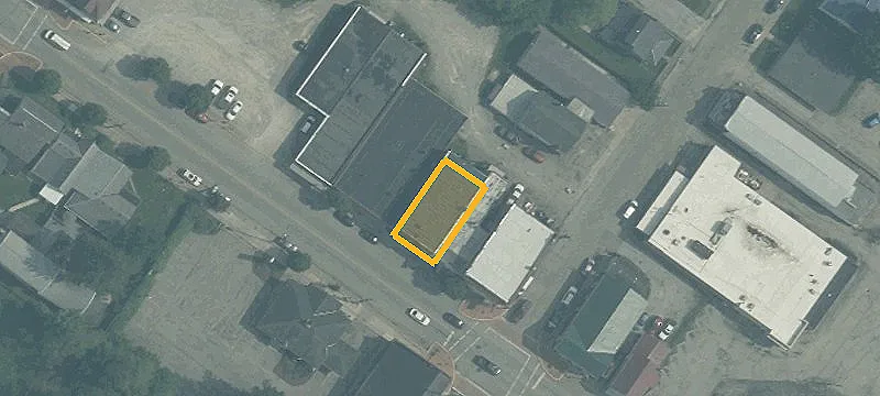 320 Main St