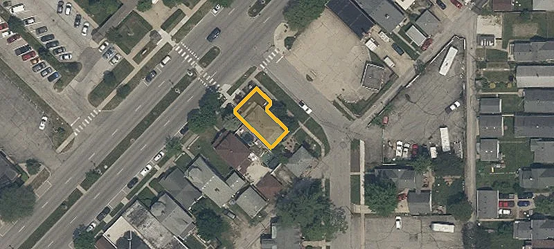 401 Superior St