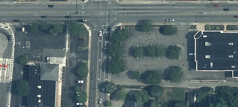 2603 Main St