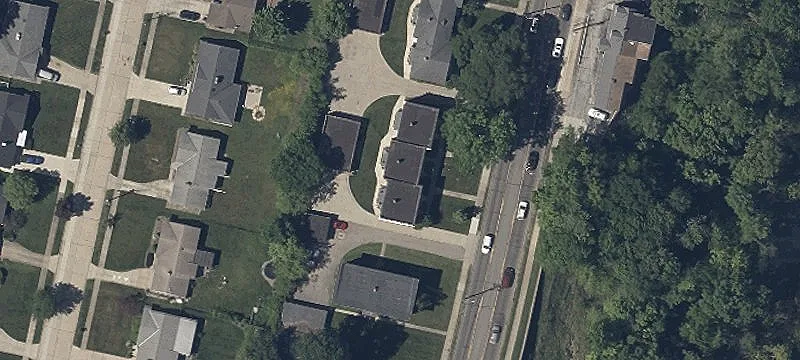 2696 Wooster Rd