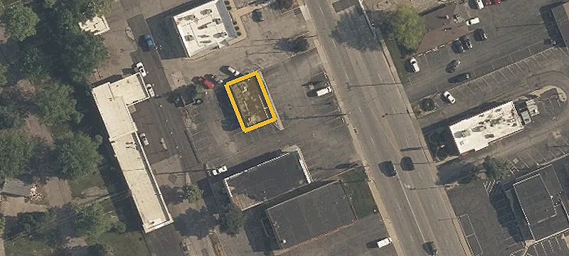 907 Conant St