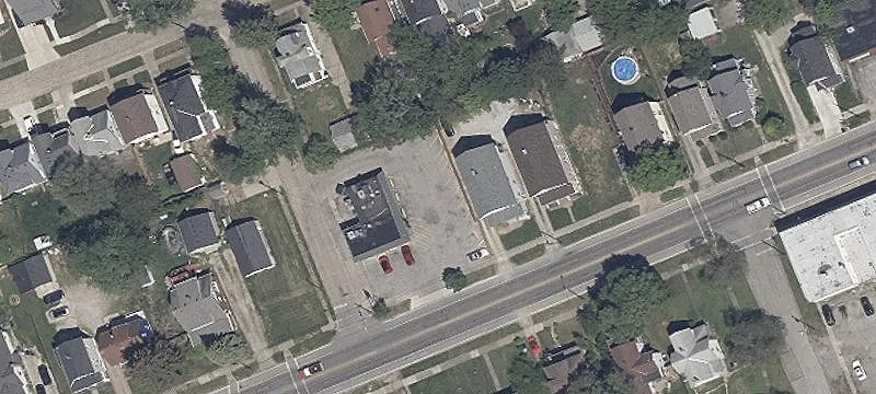 Lakeside Ave