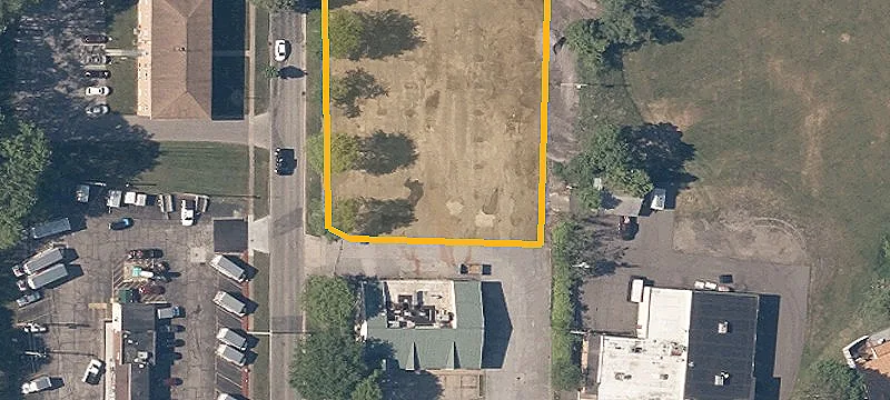 1225 Main St