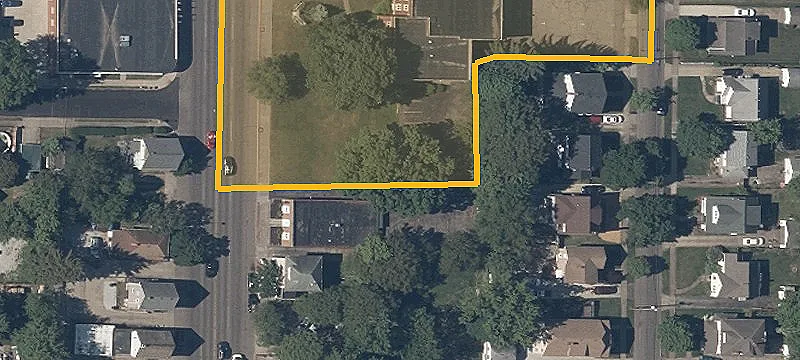 895 Main St