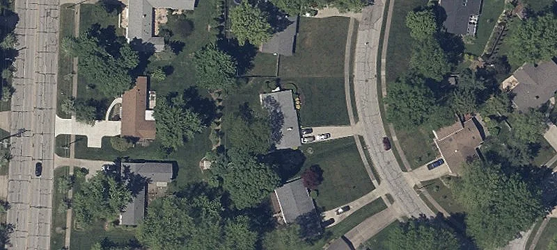 490 Queenswood Dr