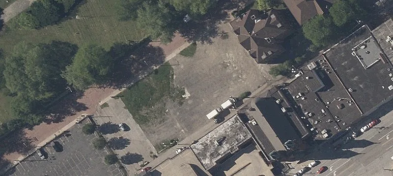 12601212 Sumner Ave