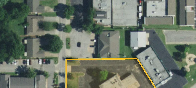 3227 Lakewood Ave