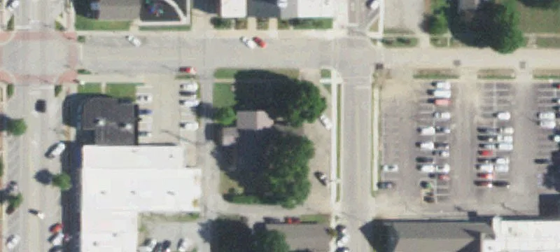 121 College St