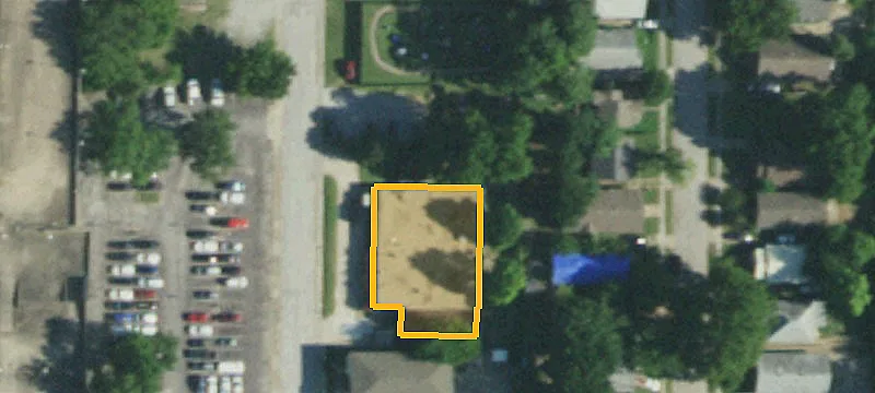 1121 Victor Ave