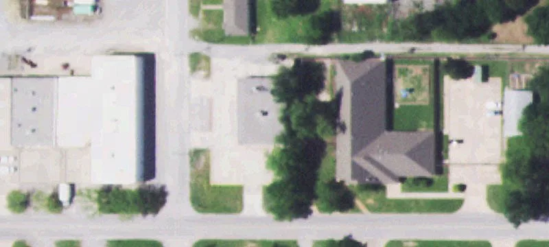 913 F Ave