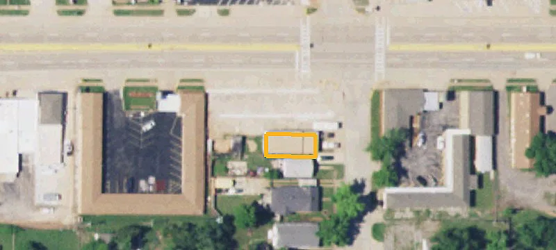 900 Main St