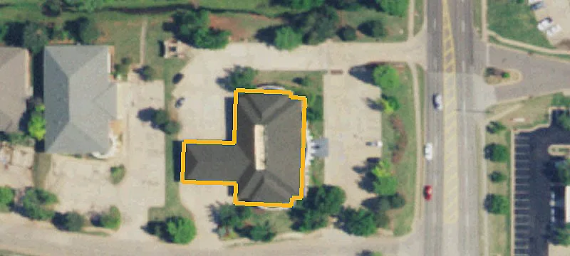 1601 Kelly Ave