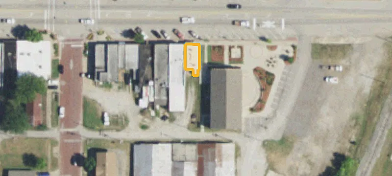 915 Main St