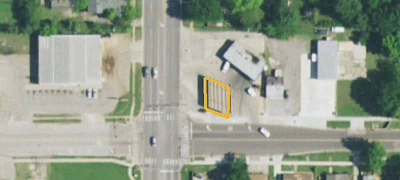 916 Main St